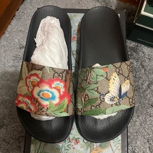 Gucci Tian Slides